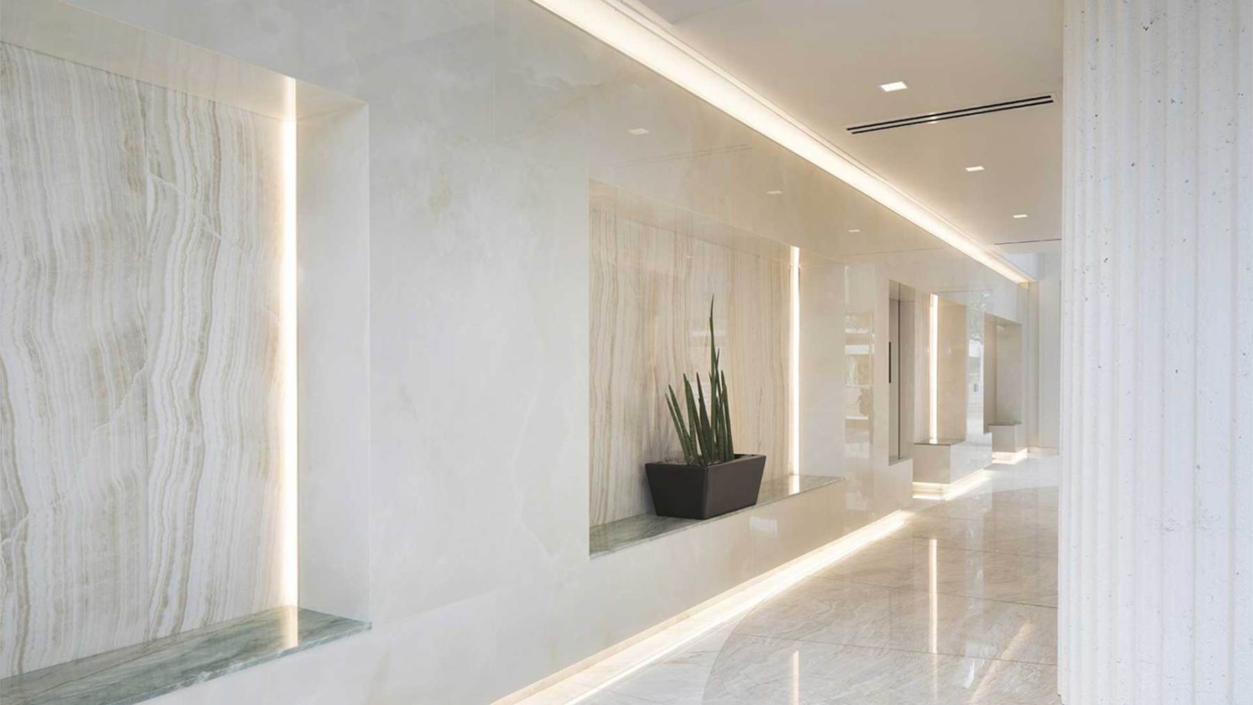 Ivory Onyx & D'ore Coast Quartzite Wall